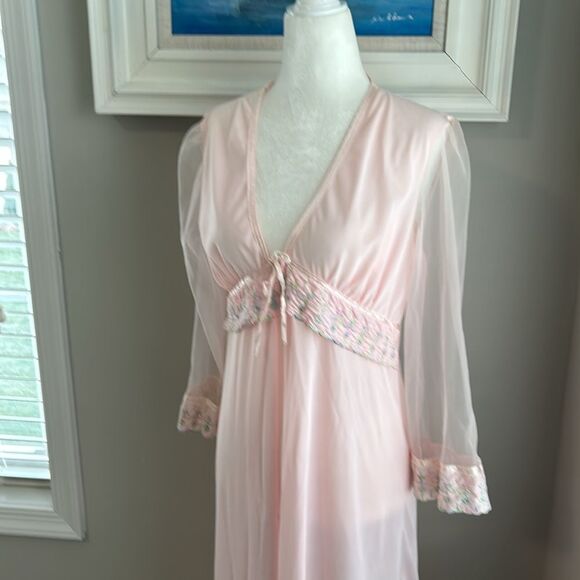 Vintage Sheer Pink Embroidered Spring Floral Sexy Robe - Picture 3 of 16